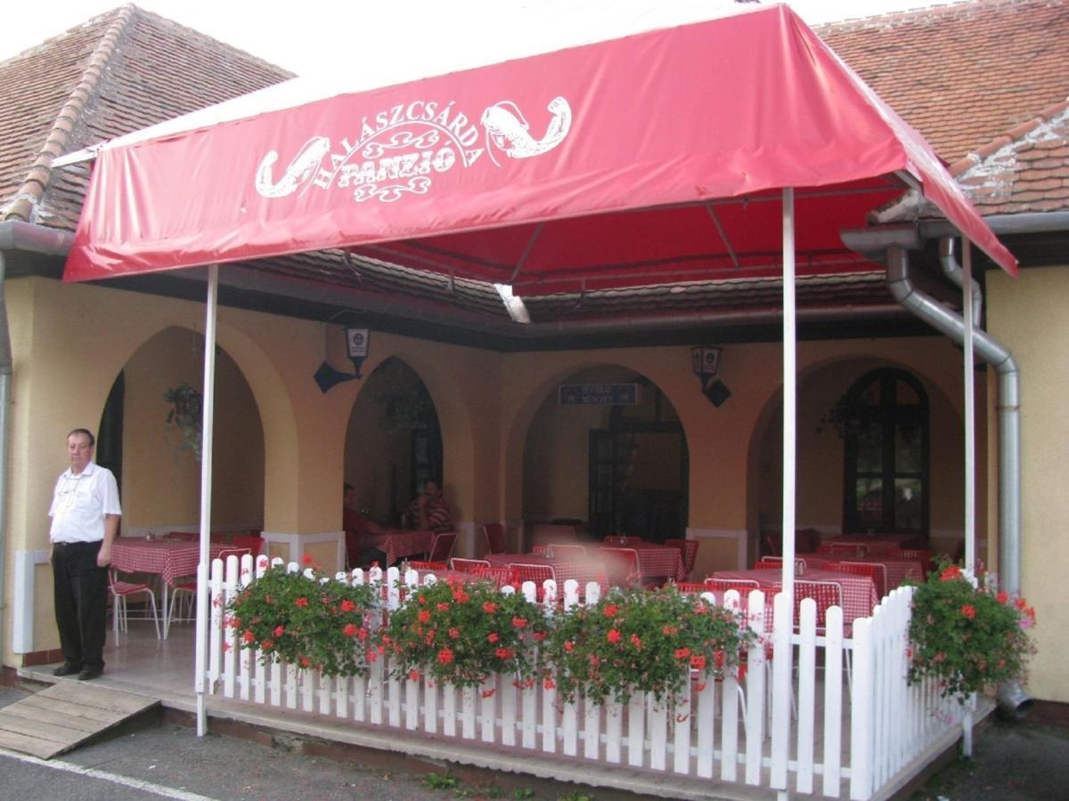 Halaszcsarda-Panzio Hotel Körmend Buitenkant foto