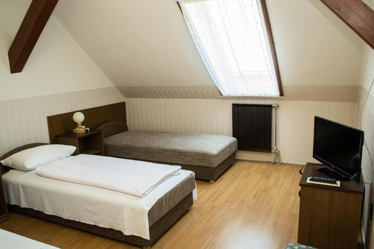 Halaszcsarda-Panzio Hotel Körmend Buitenkant foto