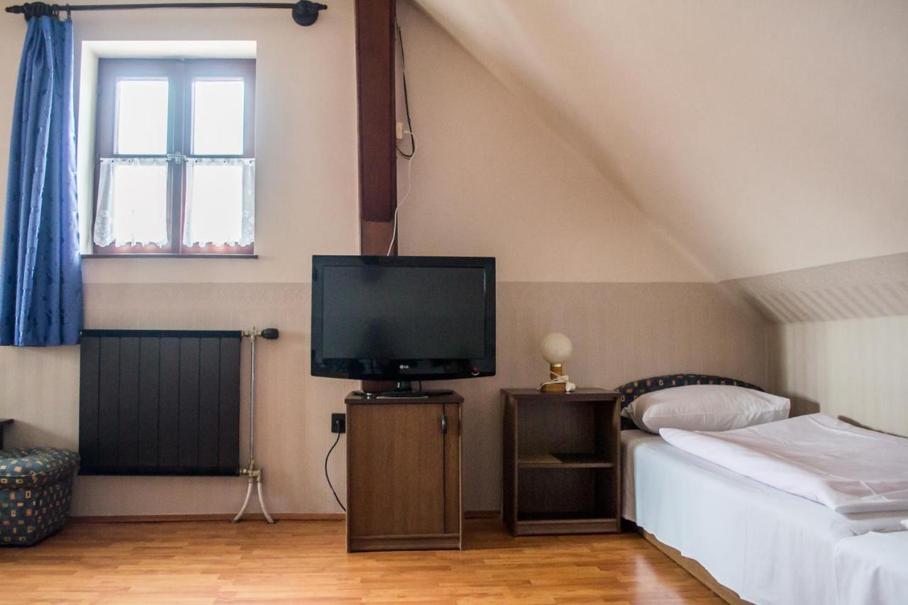 Halaszcsarda-Panzio Hotel Körmend Buitenkant foto